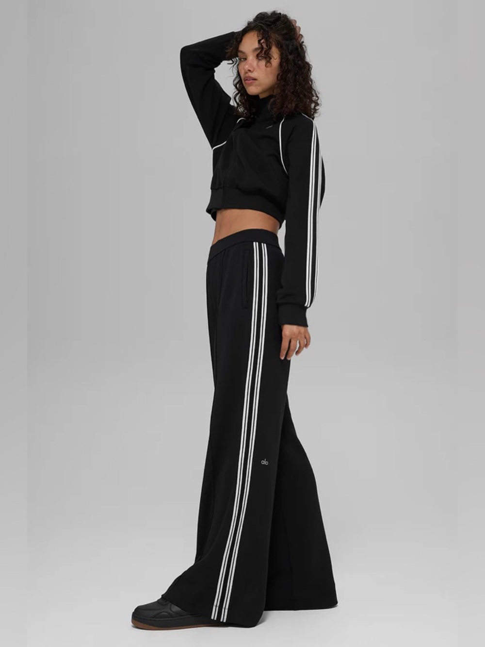 ALO Yoga track star wide leg leg pant long
